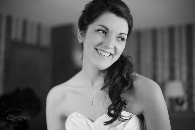 Maine Bride getting ready | Maine Wedding and Portrait Photographer
