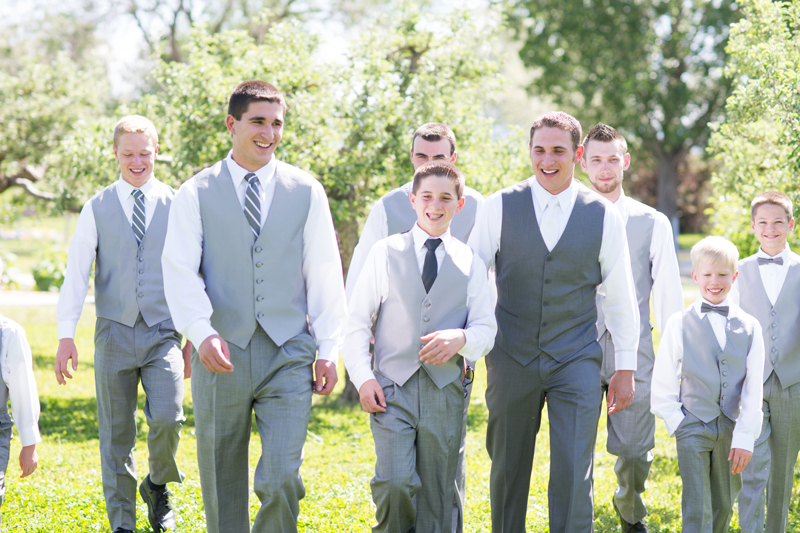 colorado-wedding-groomsmen-grey