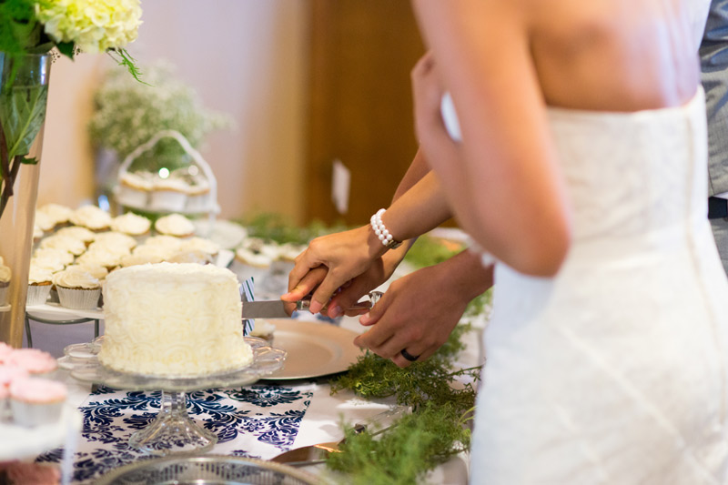 cutting-cake-wedding-reception