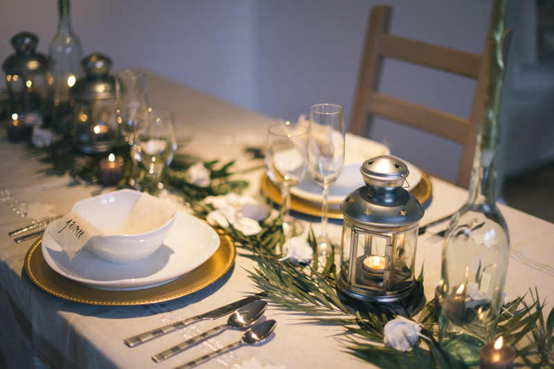 thanksgiving-table-green-gold