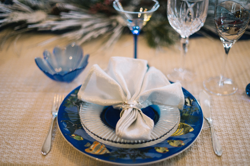 swedish-christmas-table-setting