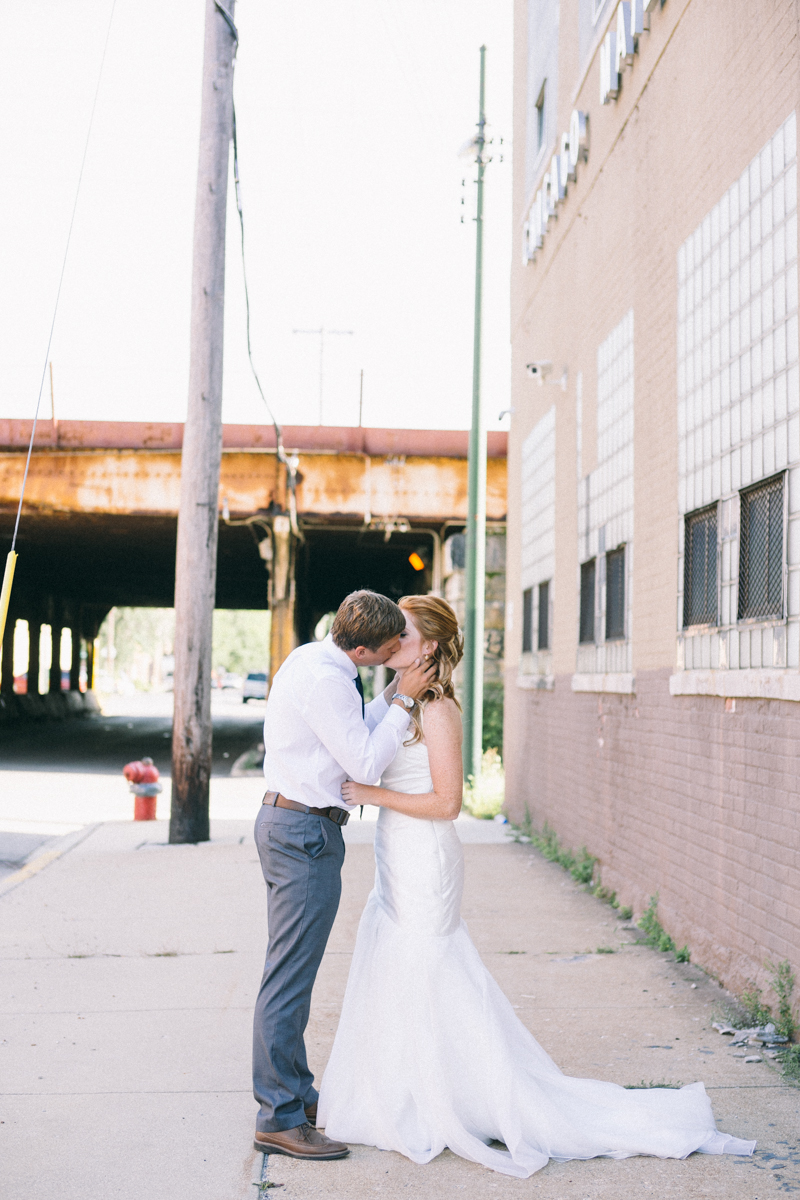 chicago city streets wedding pictures