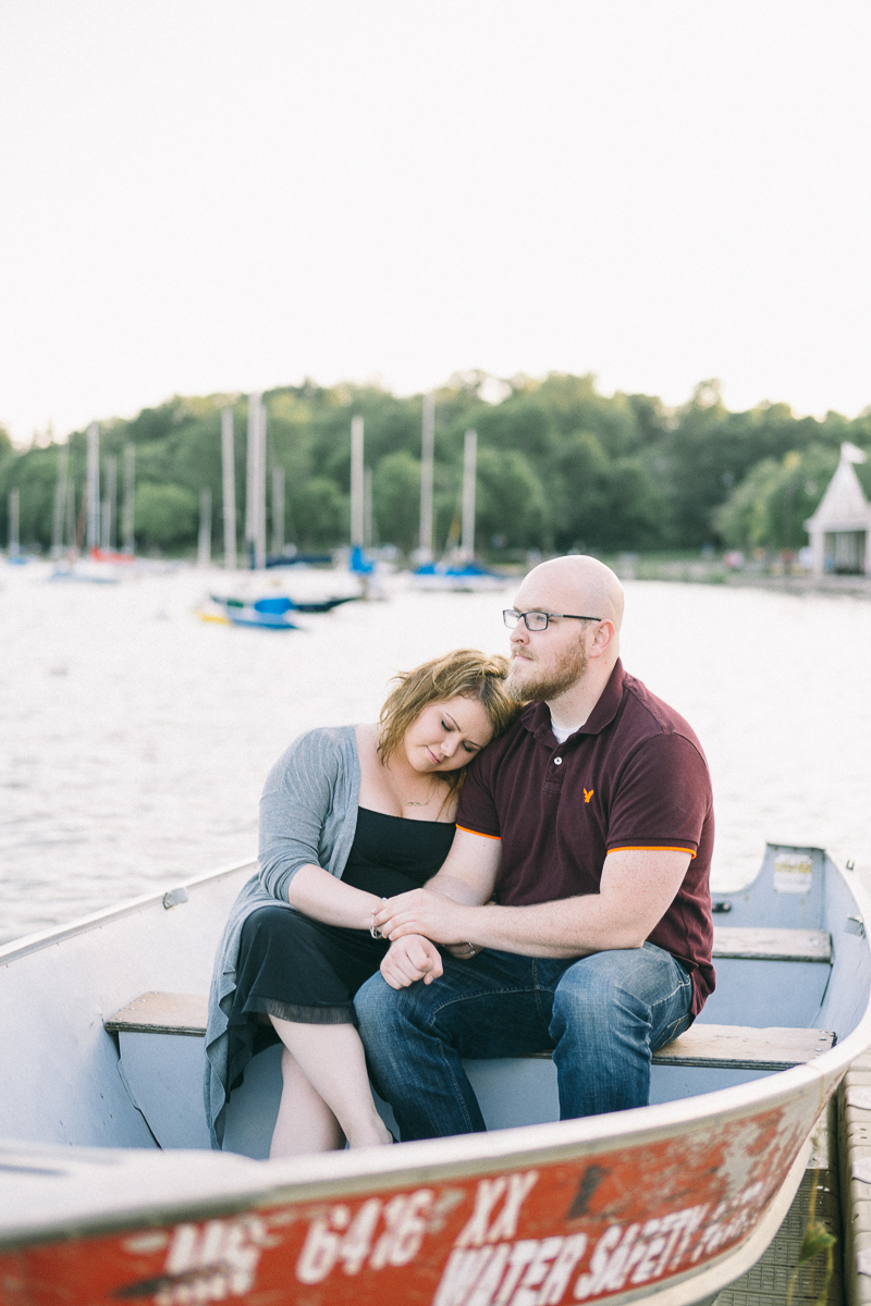 lake harriet engagement photos in a boat