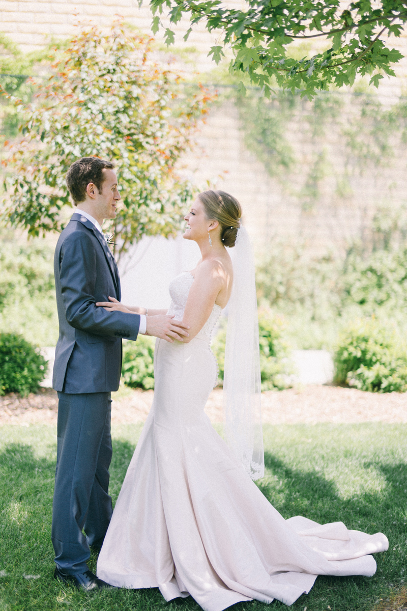 minneapolis wedding photography bride and groom portraits