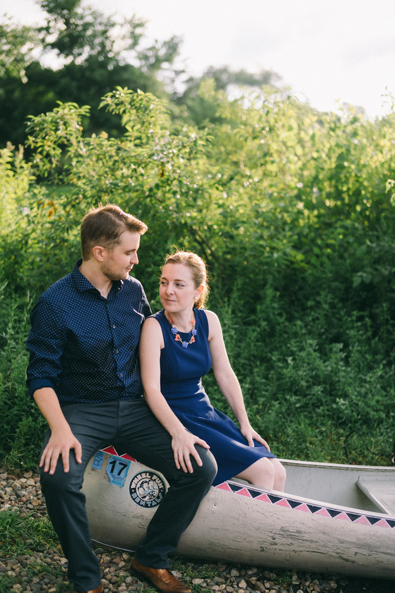 Minneapolis lake of the isles canoe engagement photos 