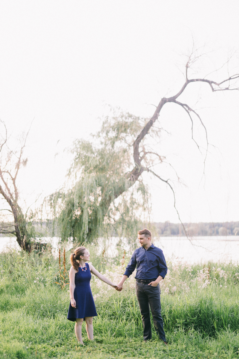 Minneapolis lake of the isles canoe engagement photos 