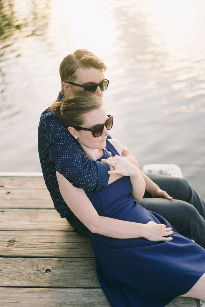 Minneapolis lake of the isles canoe engagement photos 