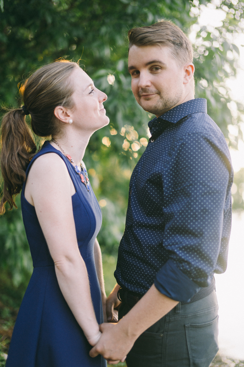 Minneapolis lake of the isles canoe engagement photos 