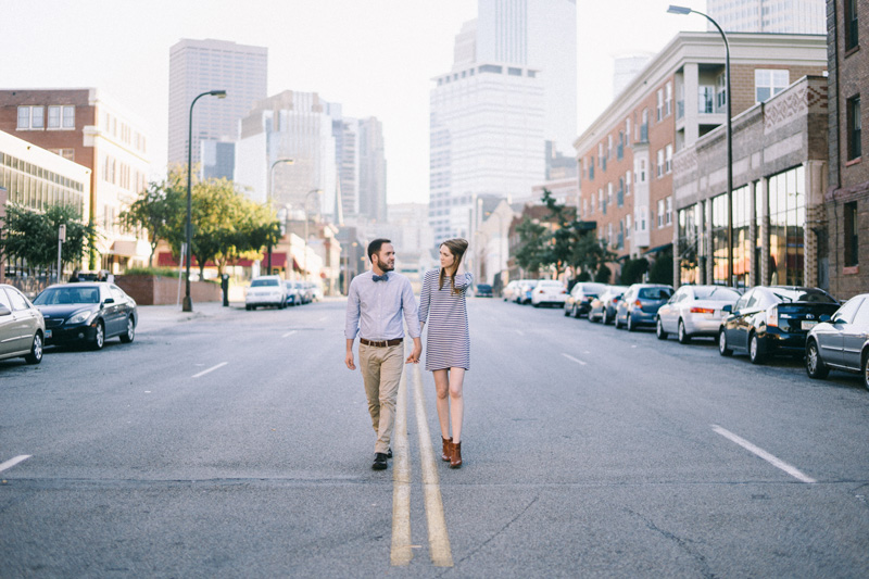 Minneapolis engagement session with the Minneapolis skyline