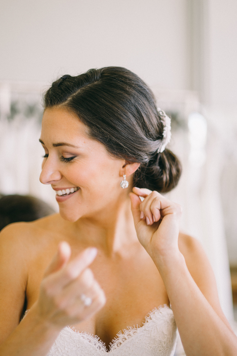 Minneapolis wedding photography at Che Bella Bridal Boutique