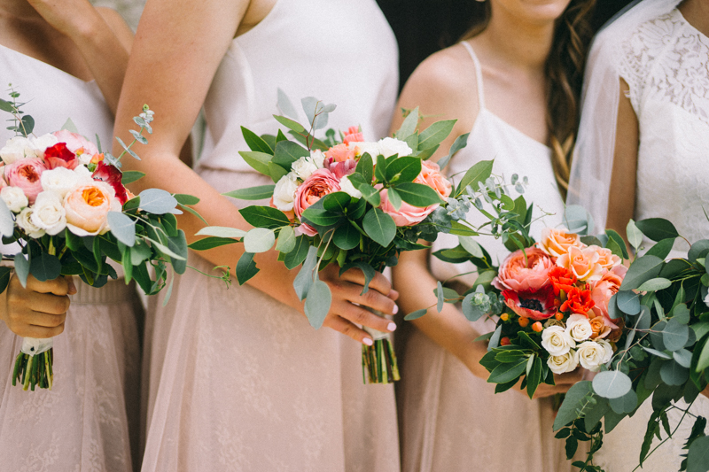 Bridesmaids bouquets coral and blush