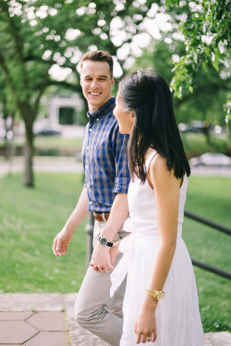 St Paul engagement photos in the park