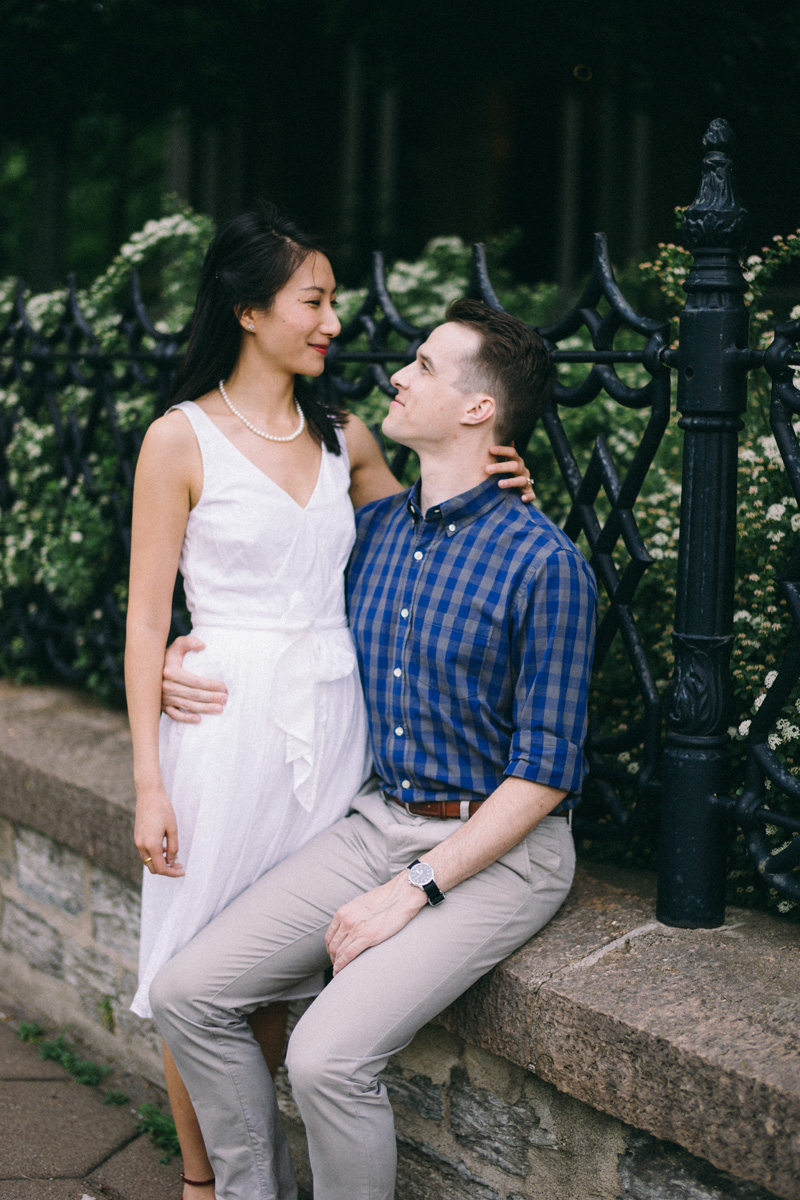 St Paul engagement photos in the park