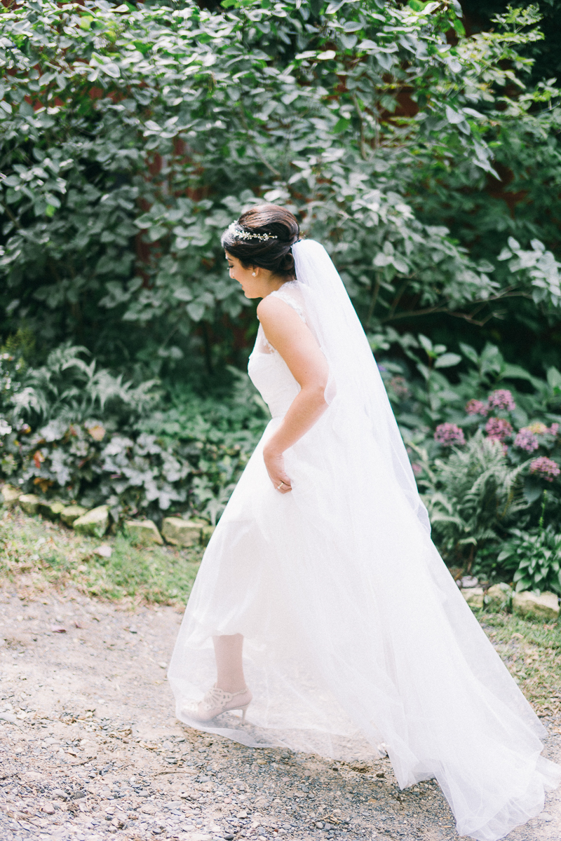 Bride at Camrose Hill Stillwater Fine Art Wedding 