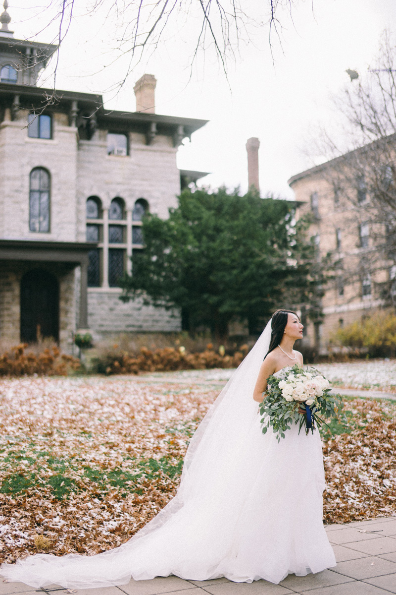 St Paul winter wedding bride and groom photos