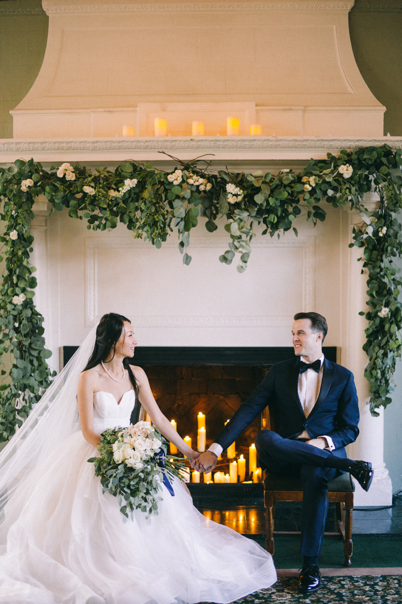 St Paul winter wedding bride and groom photos