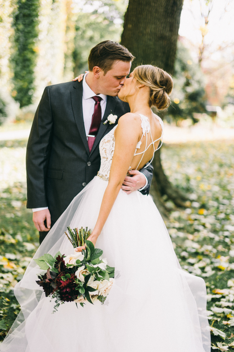 Fall romantic wedding at mansion