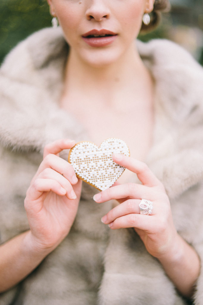 freeport maine scandinavian winter wedding at ll bean