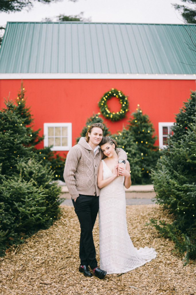 freeport maine scandinavian winter wedding at ll bean