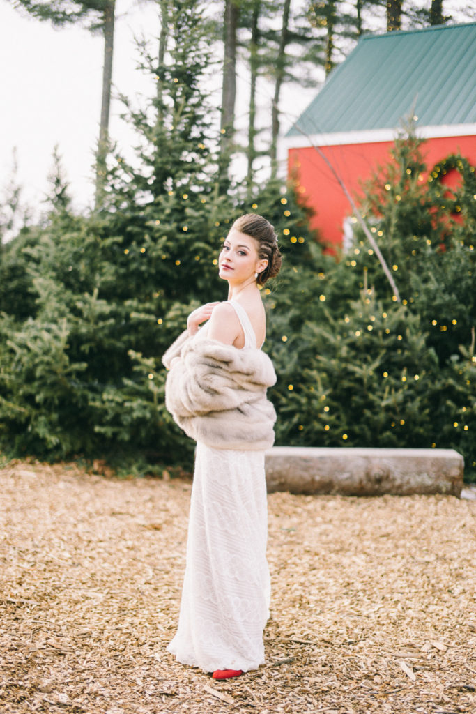 freeport maine scandinavian winter wedding at ll bean