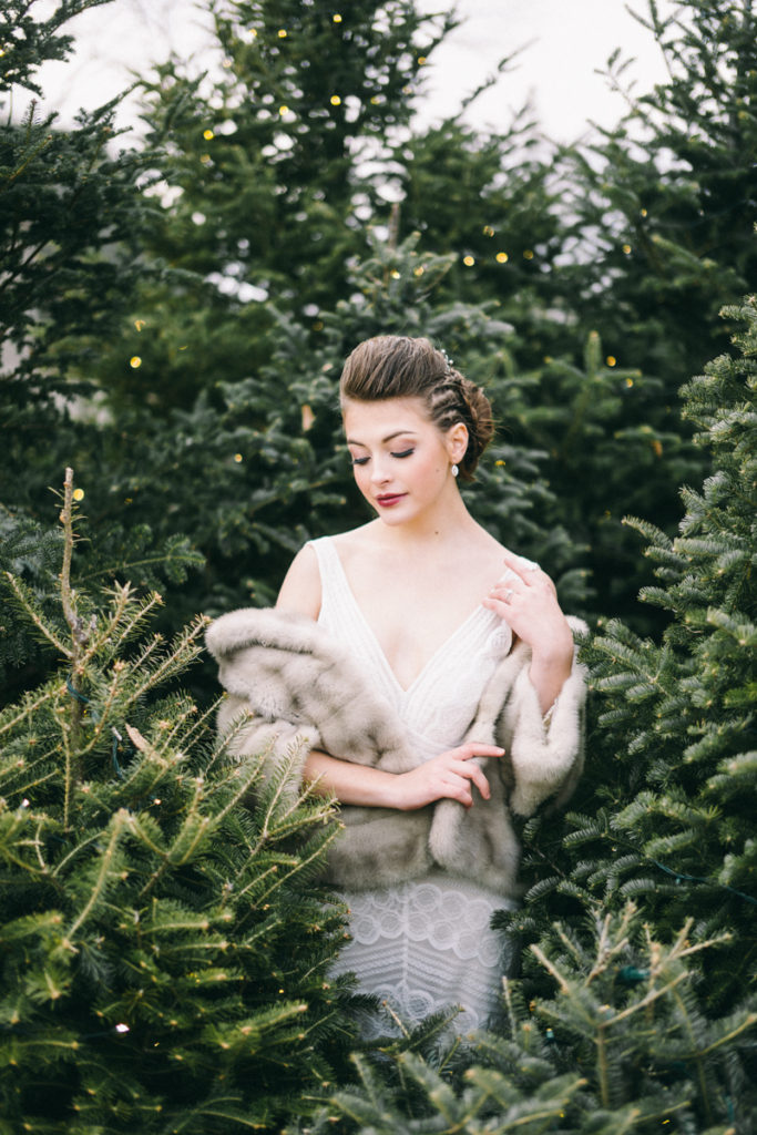 freeport maine scandinavian winter wedding at ll bean