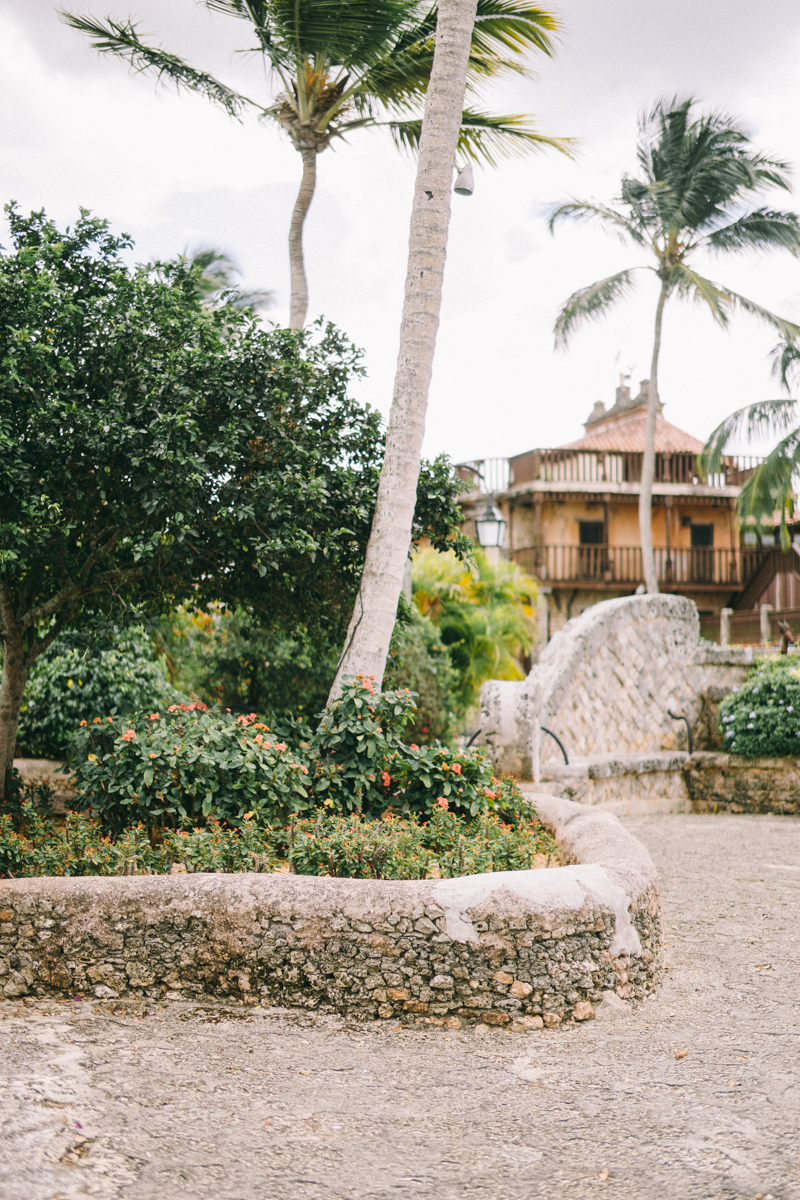 dominican republic engagement photos punta cana altos de chavon fine art engagement session