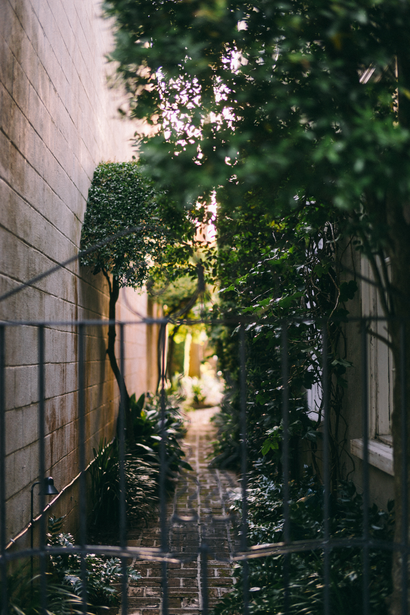 Charleston bridal portraits | Rainbow Row wedding photos | Charleston wedding photographer