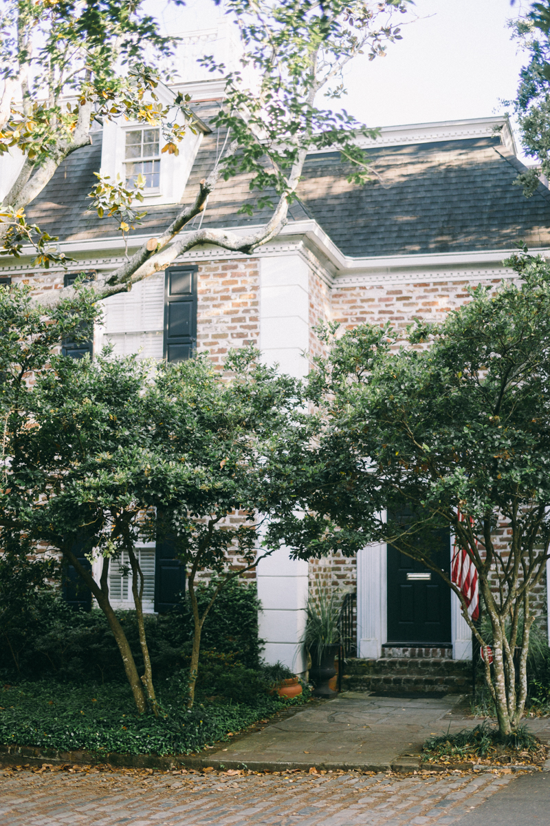 Charleston bridal portraits | Rainbow Row wedding photos | Charleston wedding photographer