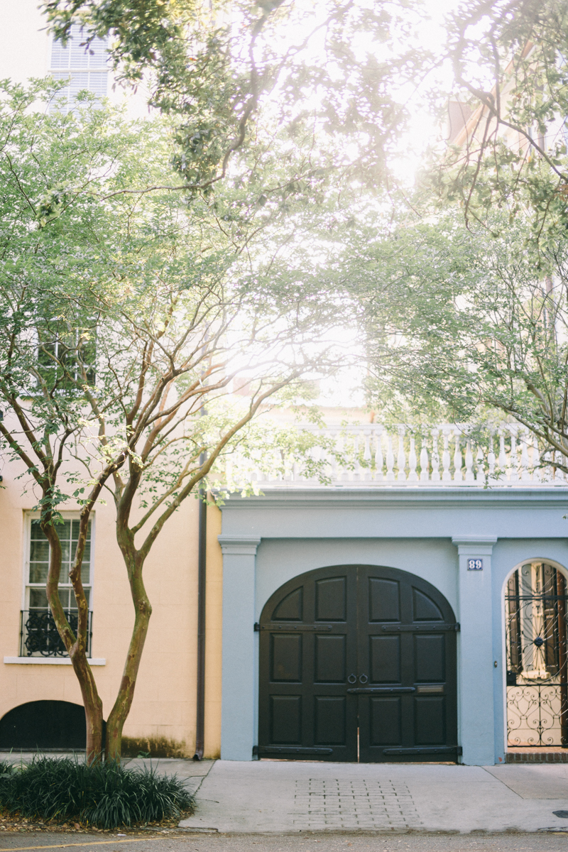 Charleston bridal portraits | Rainbow Row wedding photos | Charleston wedding photographer