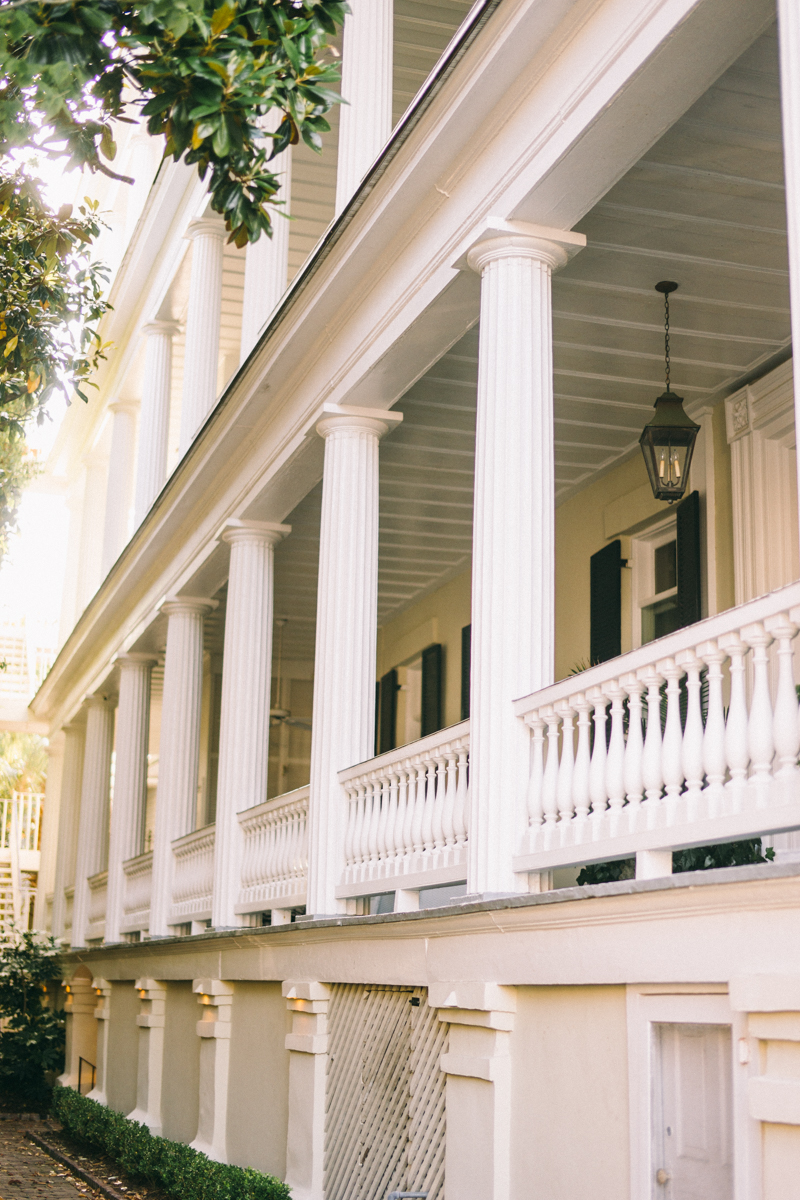 Charleston bridal portraits | Rainbow Row wedding photos | Charleston wedding photographer