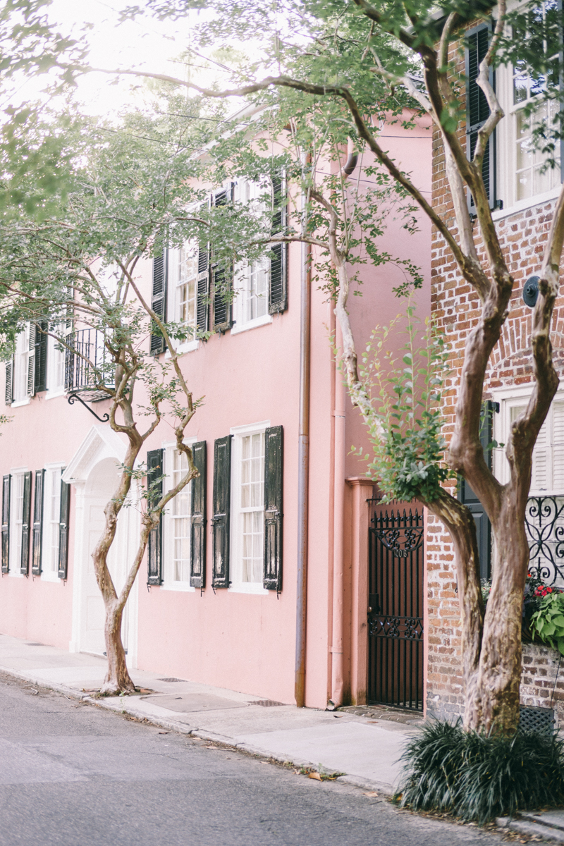 Charleston bridal portraits | Rainbow Row wedding photos | Charleston wedding photographer