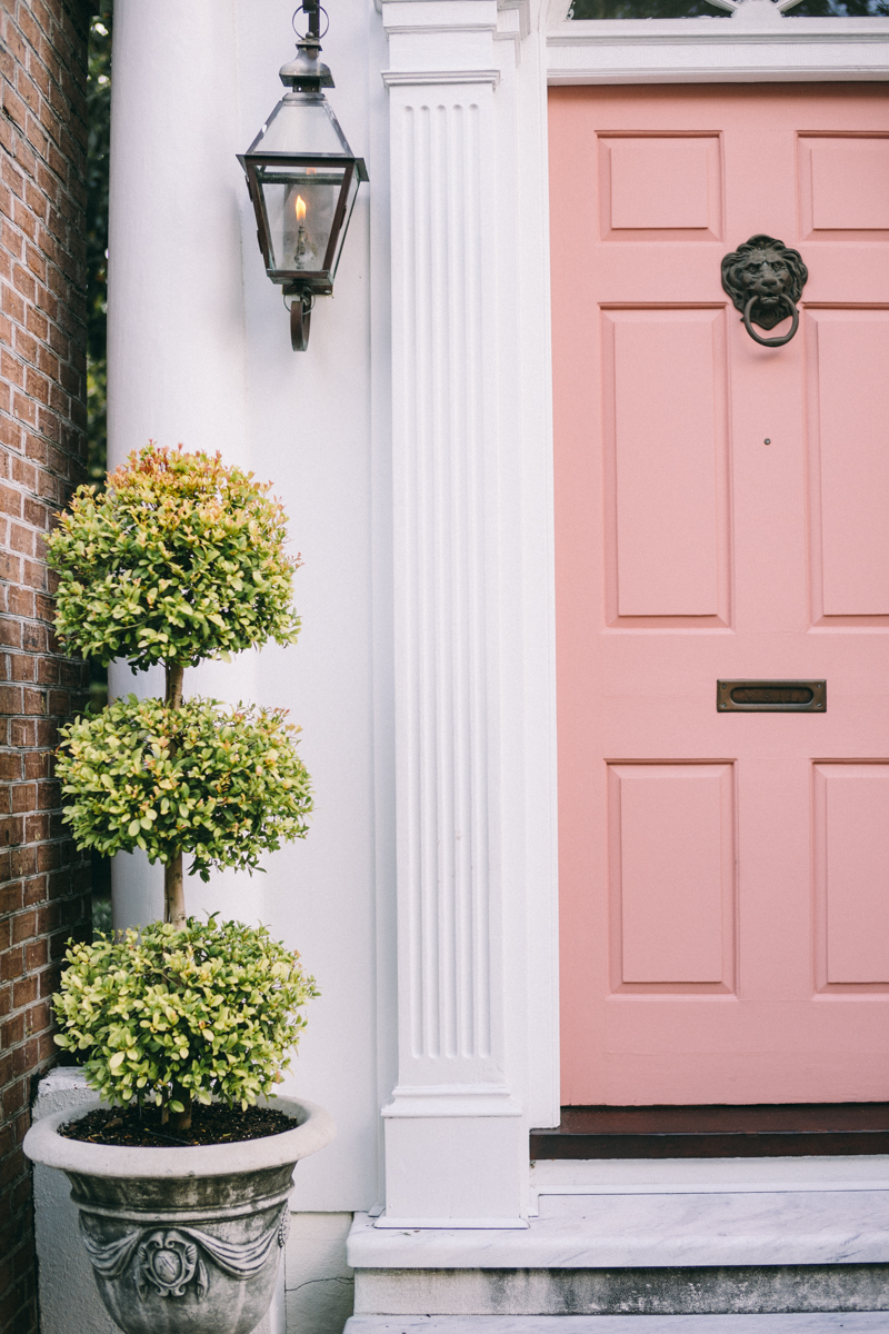 Charleston bridal portraits | Rainbow Row wedding photos | Charleston wedding photographer