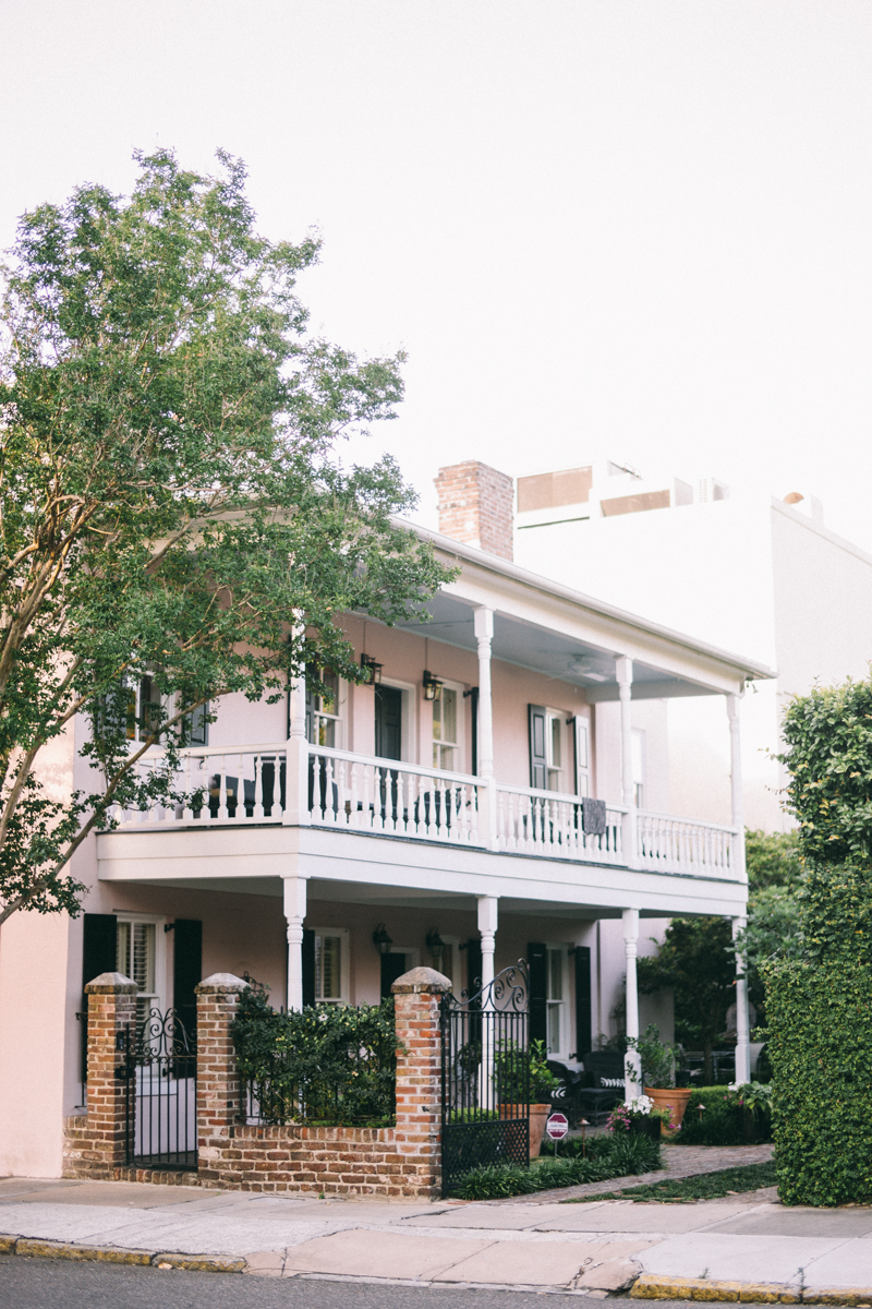 Charleston bridal portraits | Rainbow Row wedding photos | Charleston wedding photographer