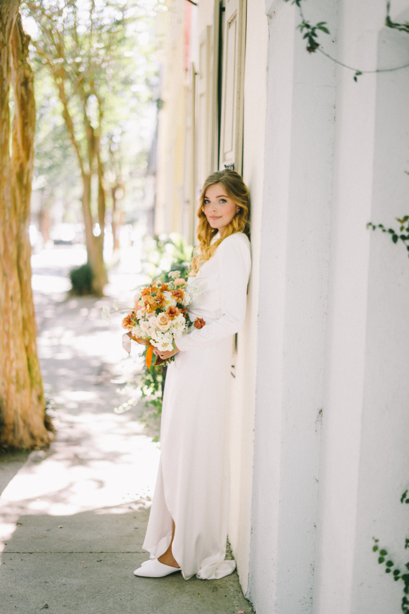 Charleston bridal portraits | Rainbow Row wedding photos | Charleston wedding photographer