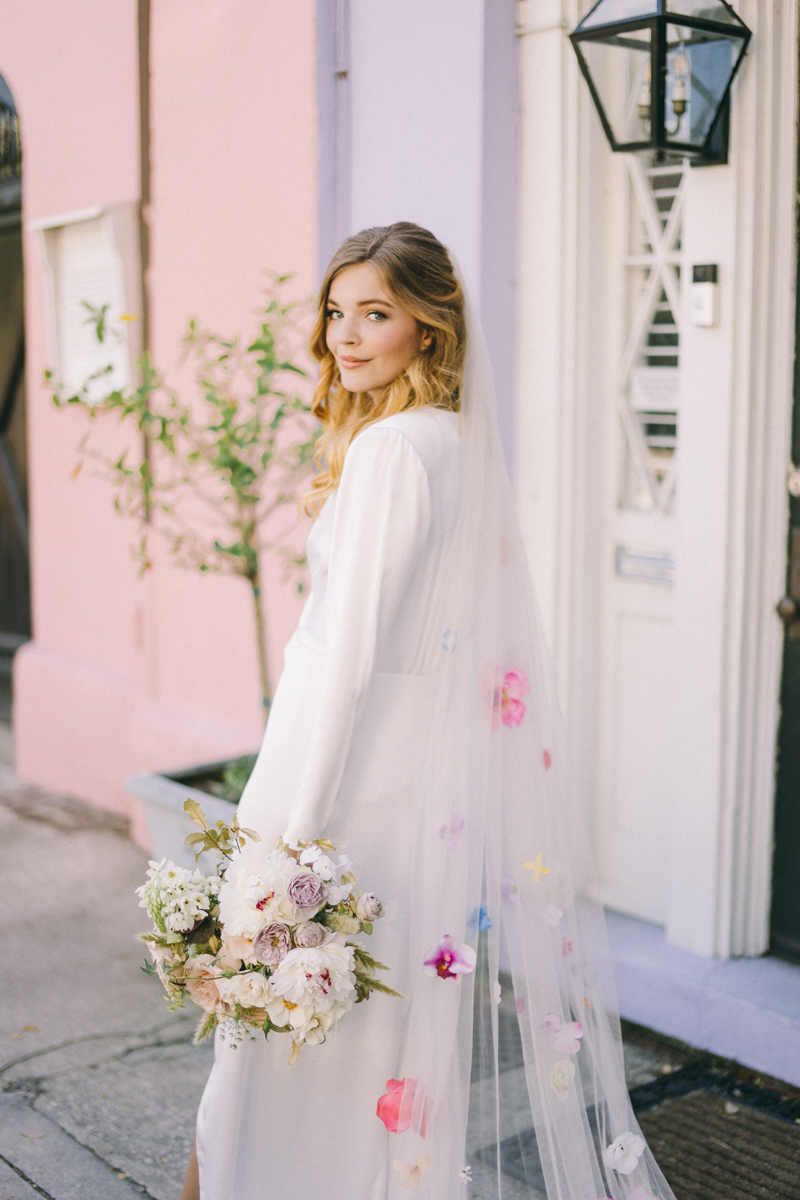 Charleston bridal portraits | Rainbow Row wedding photos | Charleston wedding photographer