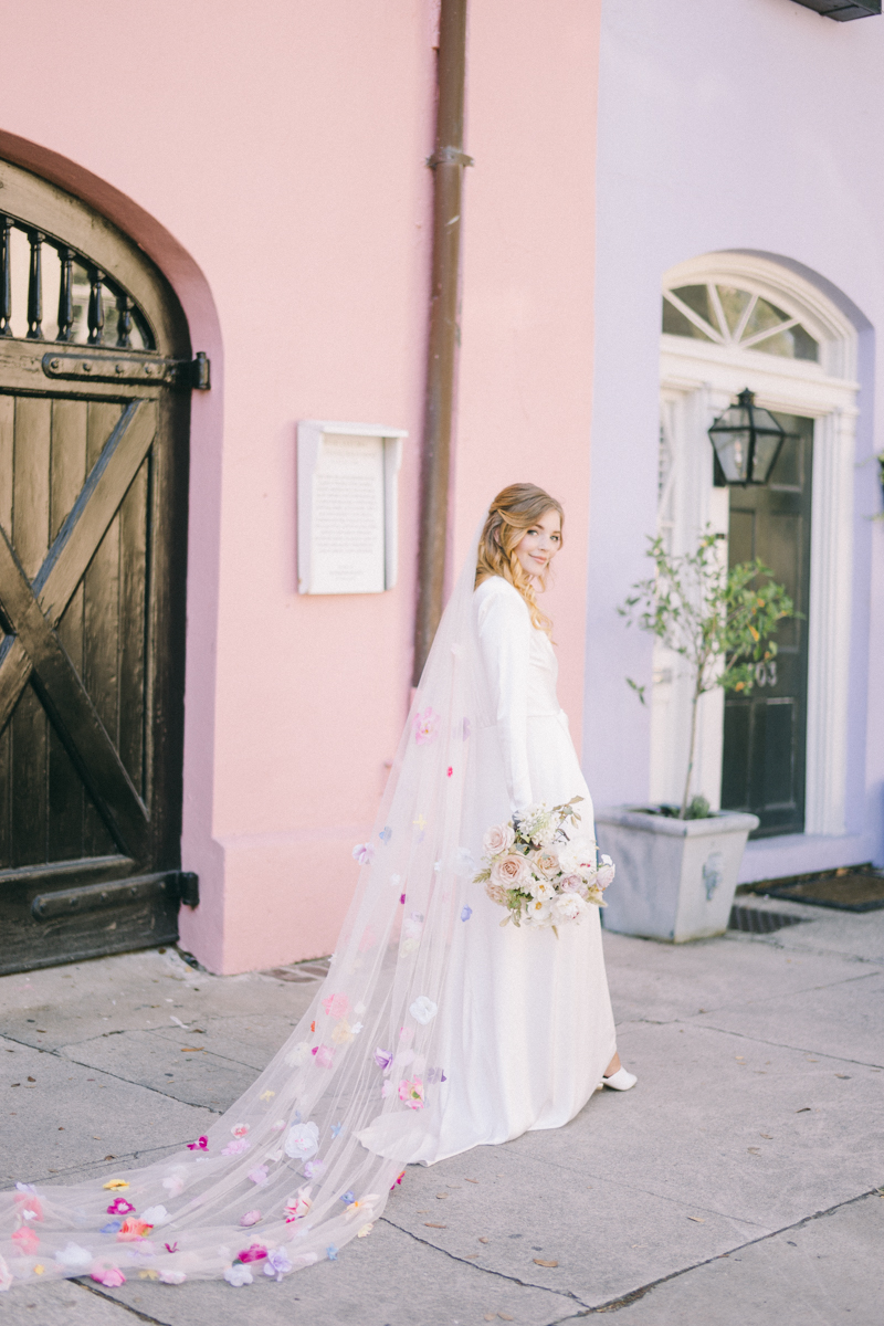 Charleston bridal portraits | Rainbow Row wedding photos | Charleston wedding photographer
