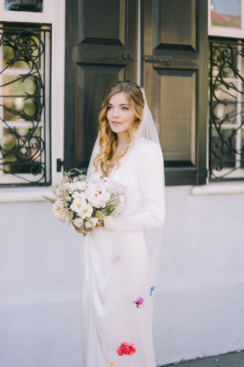 Charleston bridal portraits | Rainbow Row wedding photos | Charleston wedding photographer