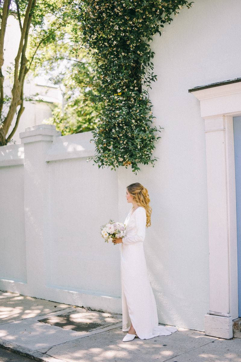 Charleston bridal portraits | Rainbow Row wedding photos | Charleston wedding photographer