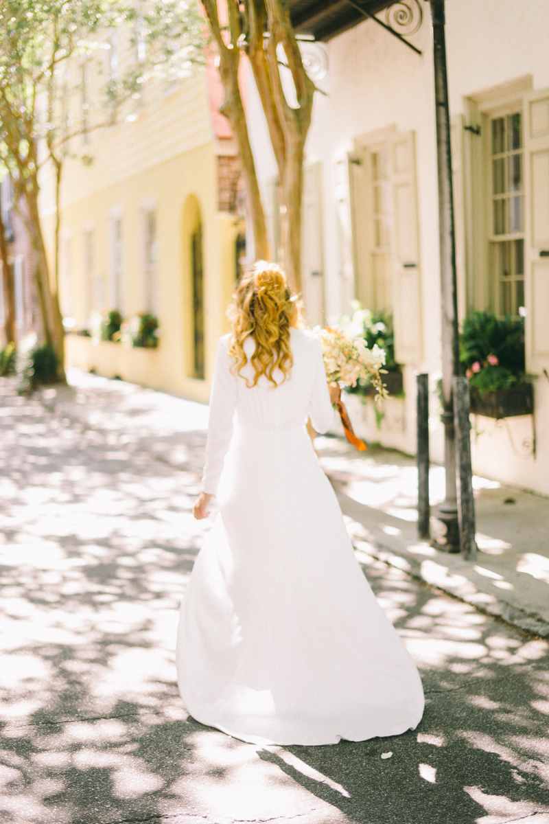 Charleston bridal portraits | Rainbow Row wedding photos | Charleston wedding photographer