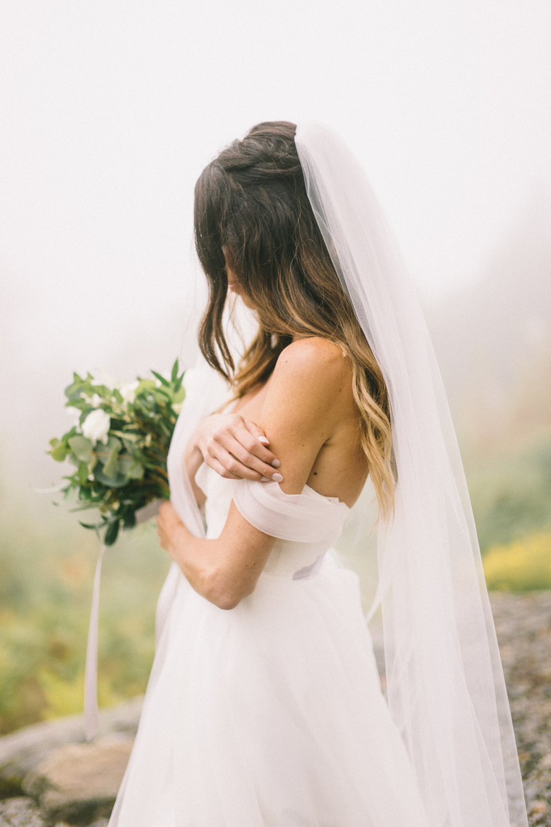 foggy maine wedding in the mountains