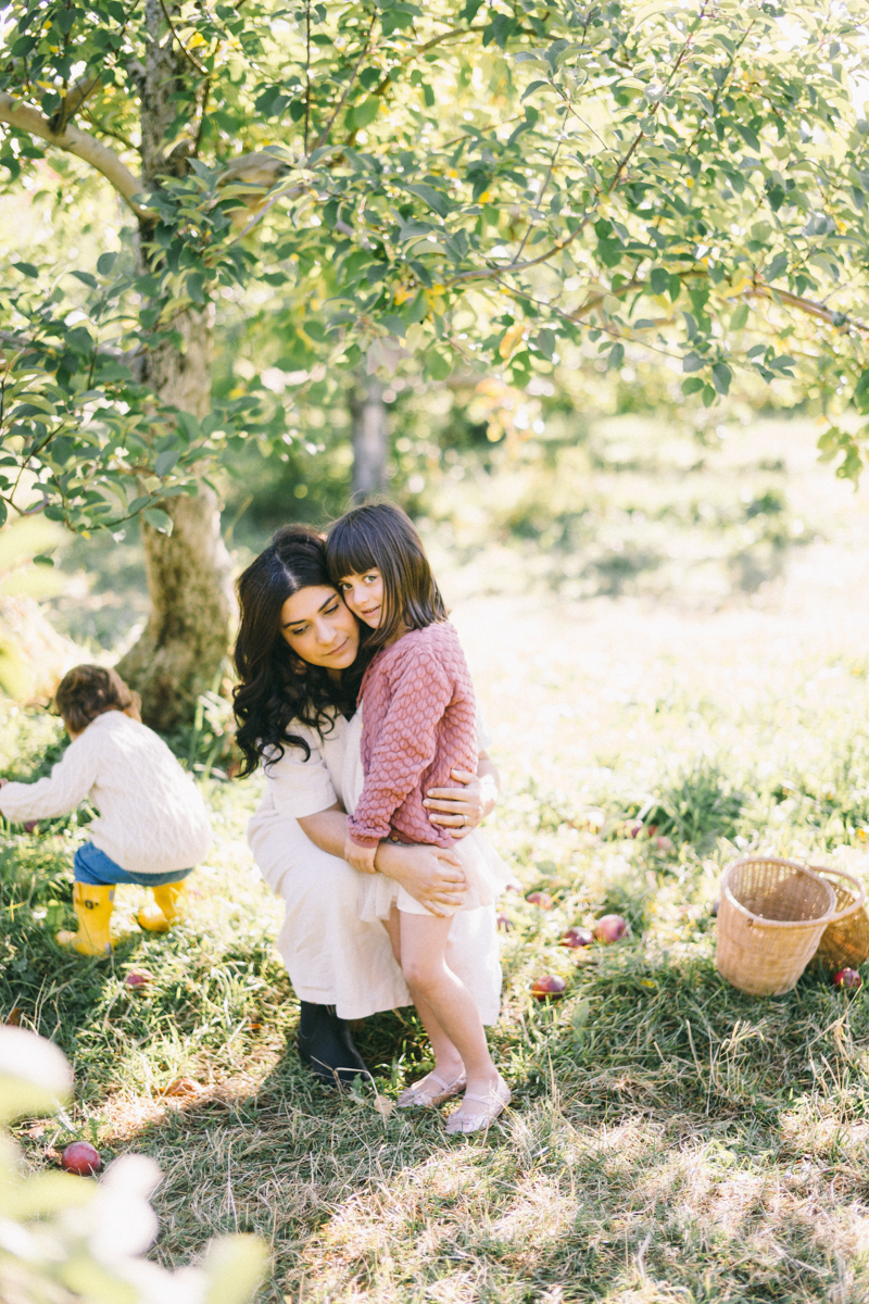 apple picking family portrait session maine