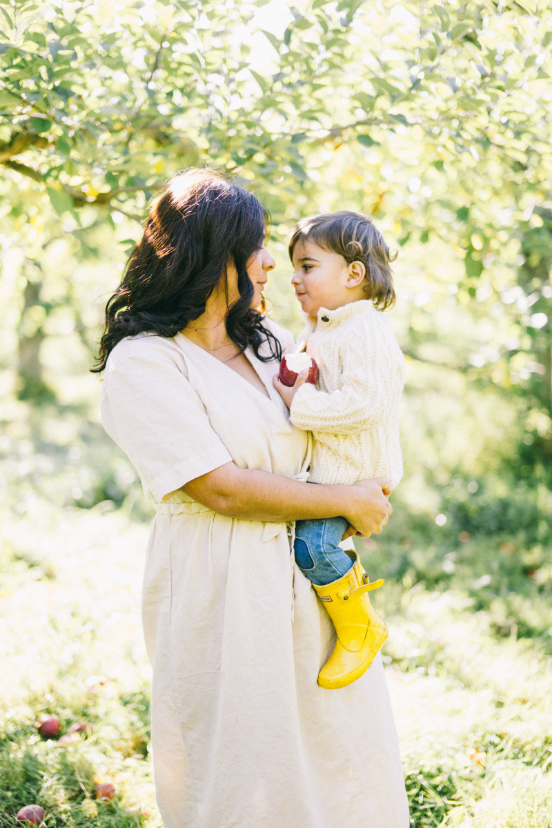 apple picking family portrait session maine