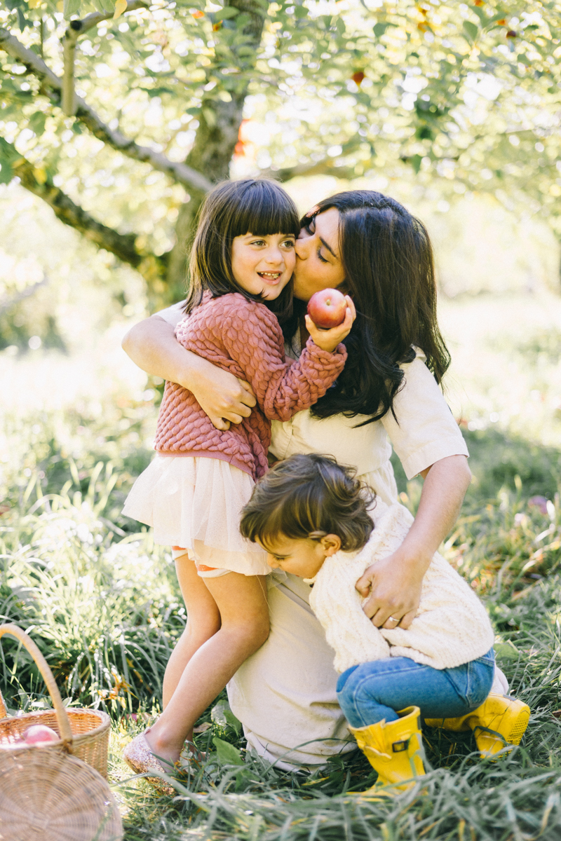 apple picking family portrait session maine