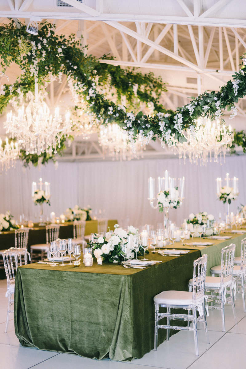 draping greenery at scottsdale wedding