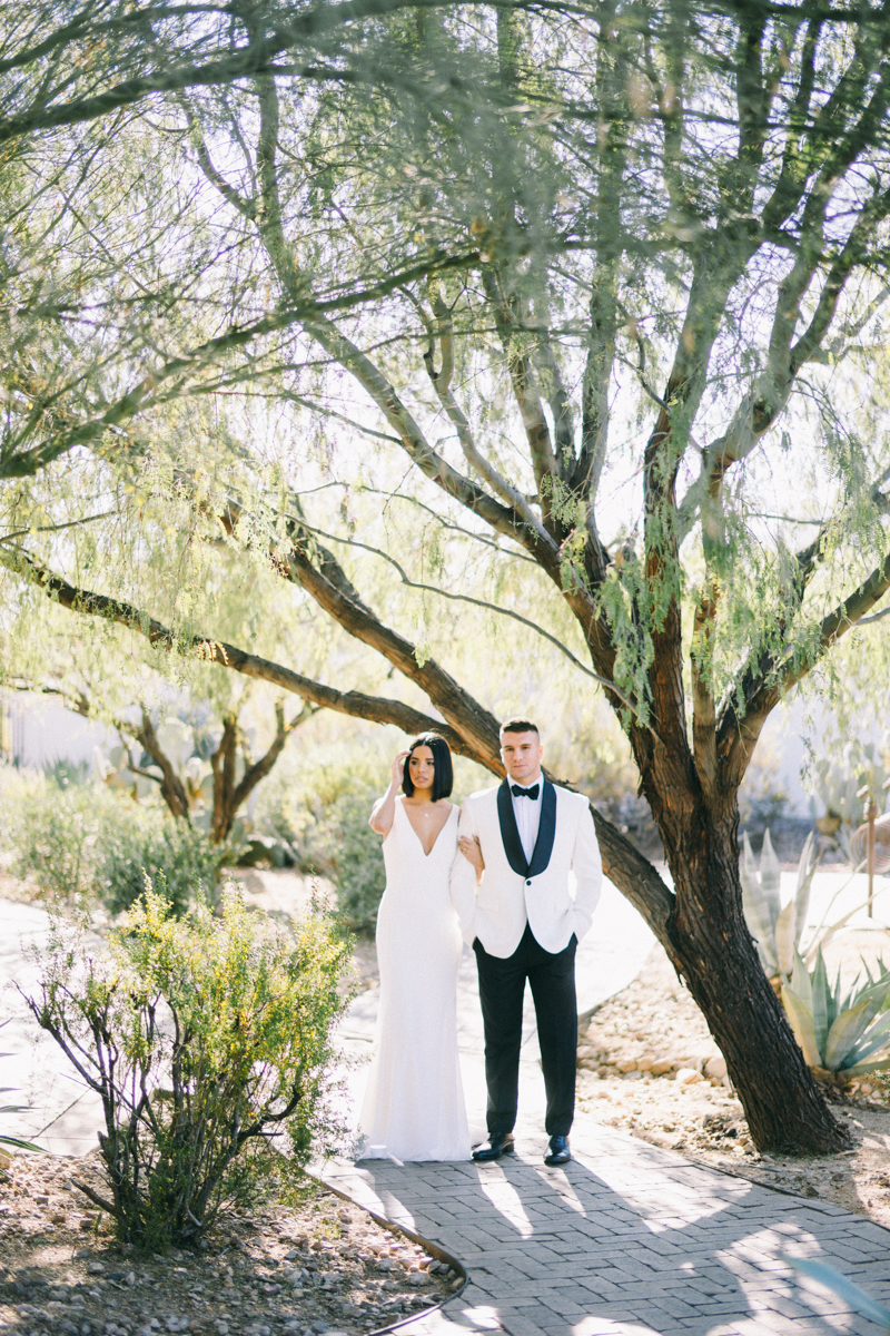 bride and groom portaits at el chorro wedding