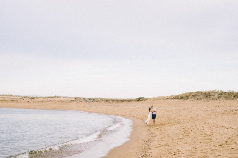 beach engagement photos plum island