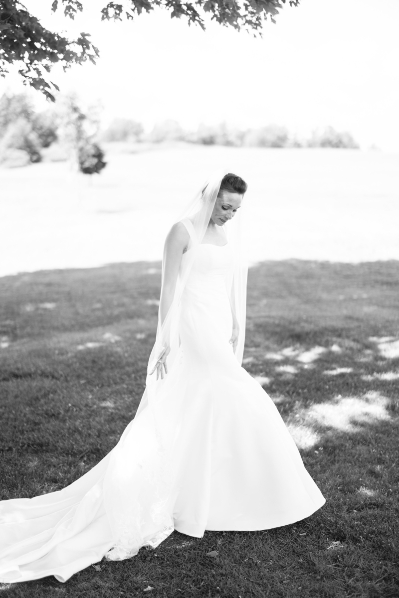 bride and groom first look at north haven golf course