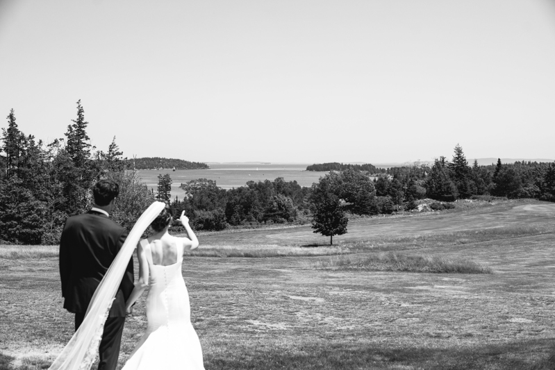 bride and groom first look at north haven golf course