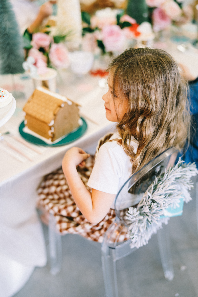 gingerbread decorating party