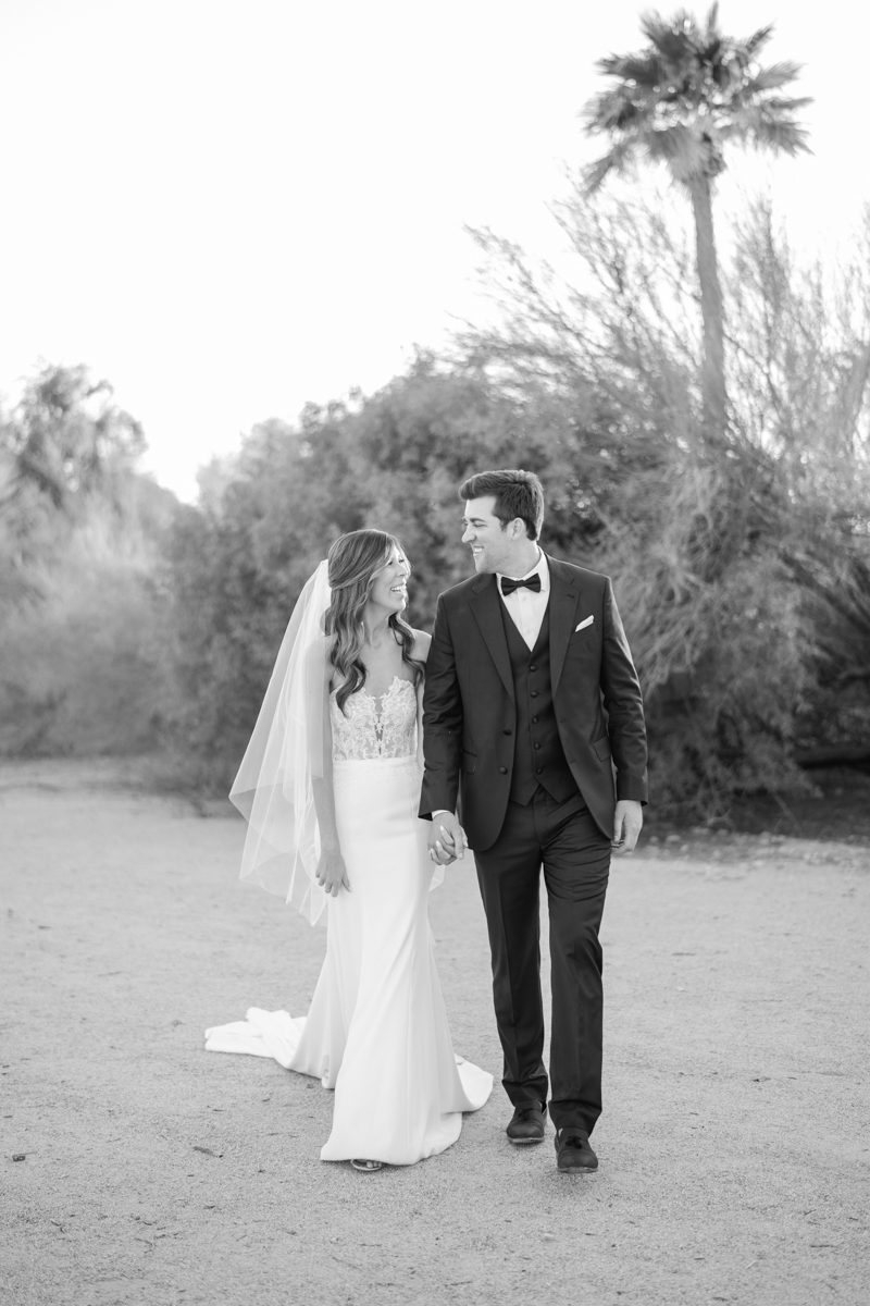 bride and groom desert photos in paradise valley